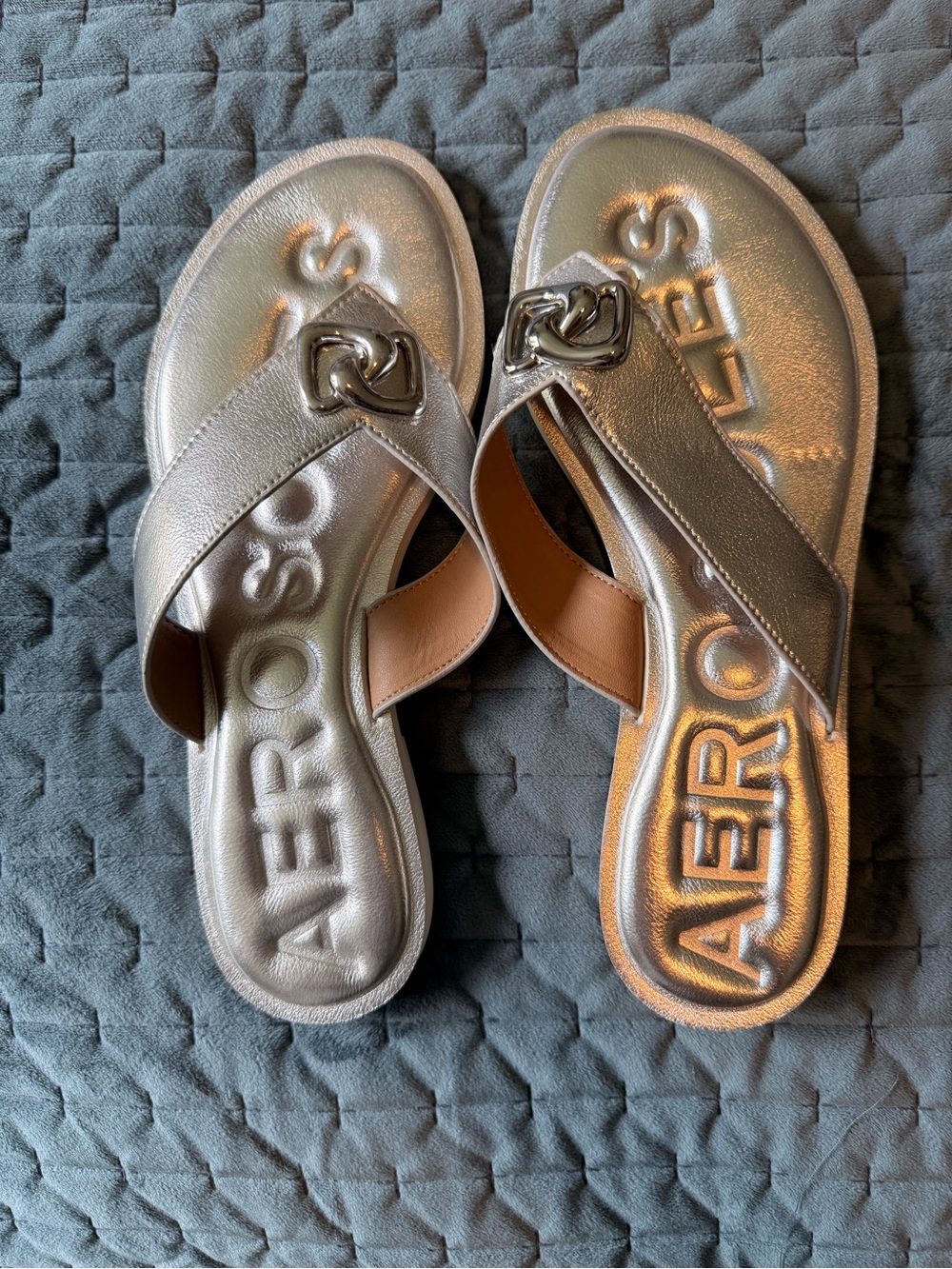 AEROSOLES Metallic Silver Knot-Accent Thong Sandals